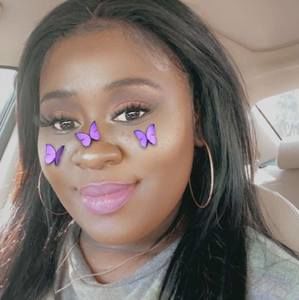 Meet your Posher, Latisha